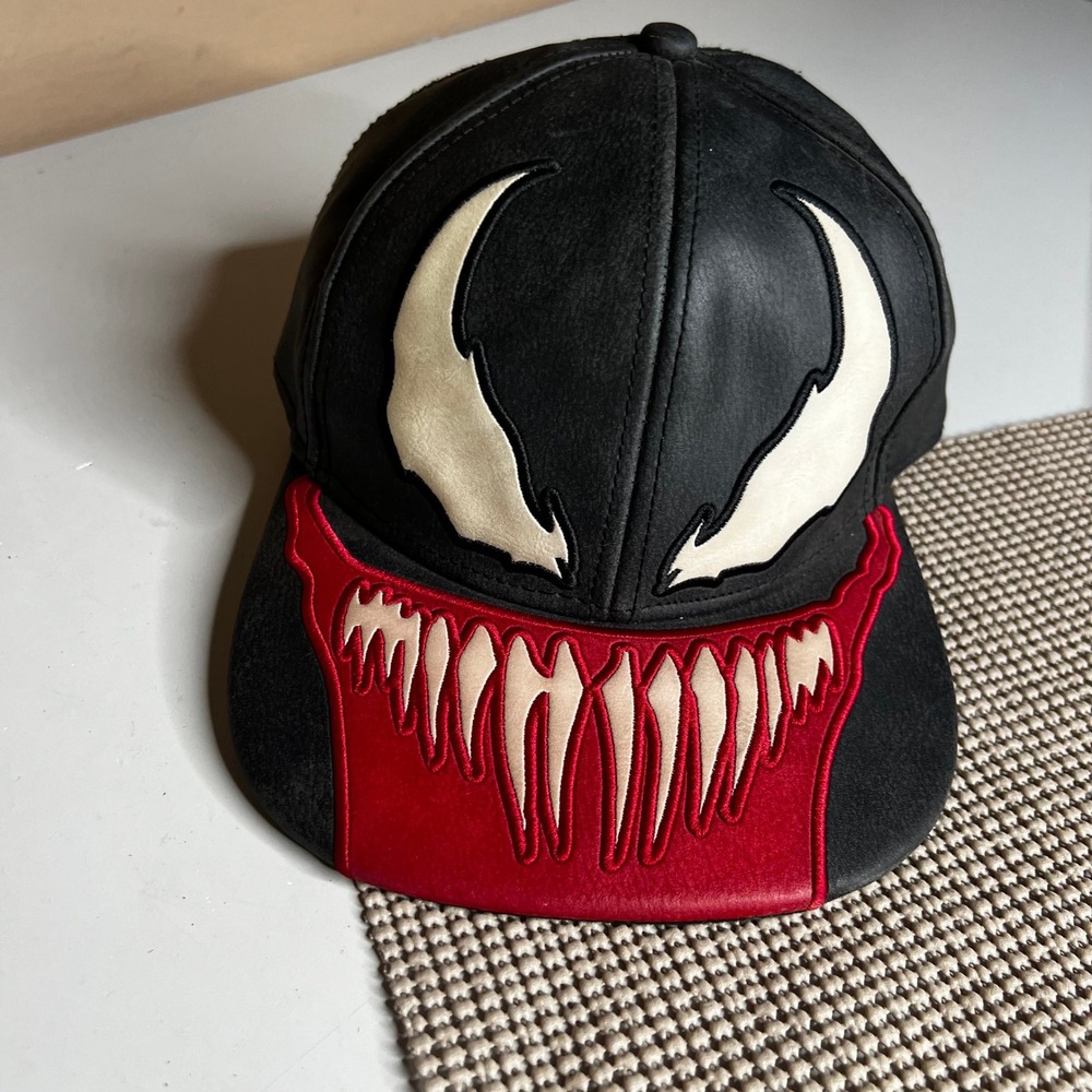 Marvel Venom Snapback Hat Black Red Symbiote Teeth Flat Brim Cap One Size